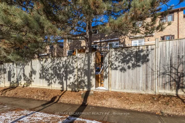 Additional image 40 of 83 Robert Hicks Dr