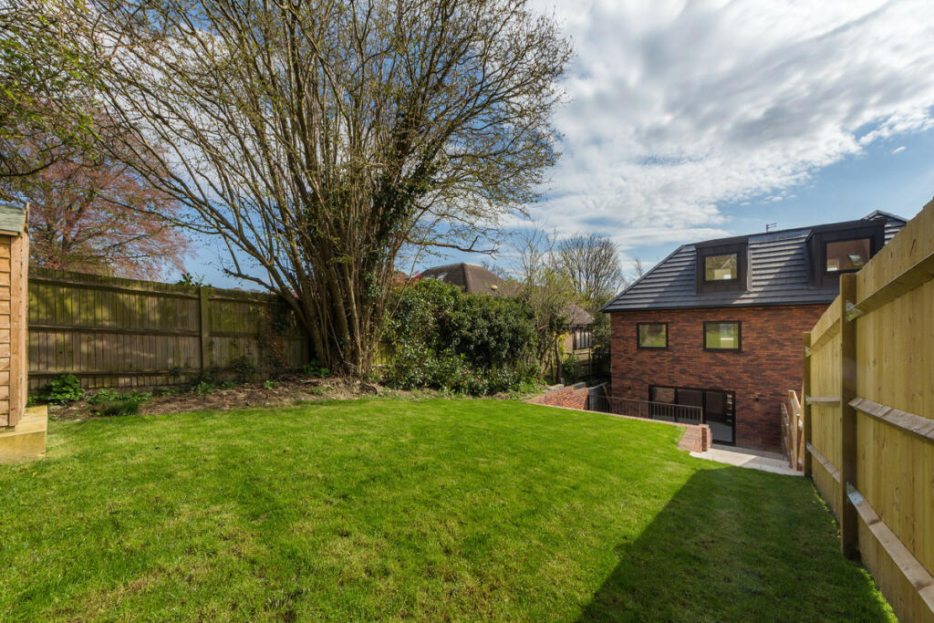 Additional image 8 of Briton Hill, South Croydon, CR2