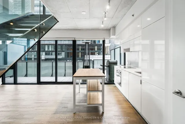 Additional image 7 of 185 Roehampton Ave Unit 702