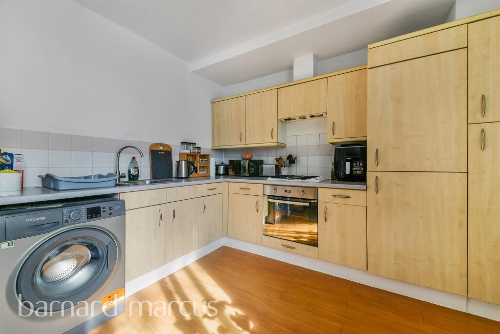 Additional image 3 of Godstone Road, WHYTELEAFE