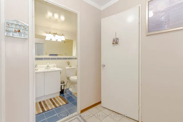 Additional image 28 of 1 Four Winds Dr Unit 106