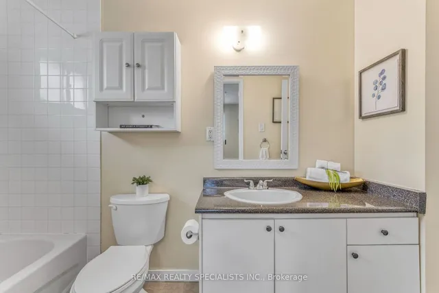 Additional image 8 of 198 Folkstone Cres