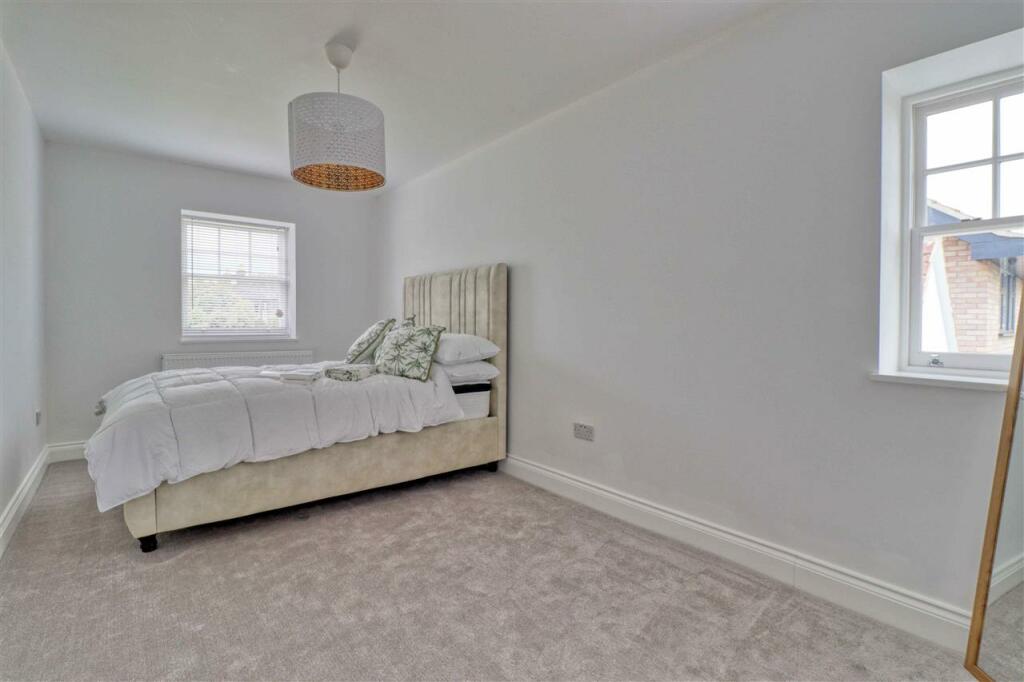 Additional image 11 of Upper Third Avenue, Frinton on Sea