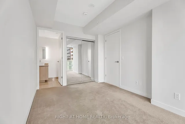 Additional image 16 of 501 Yonge St Unit 1212