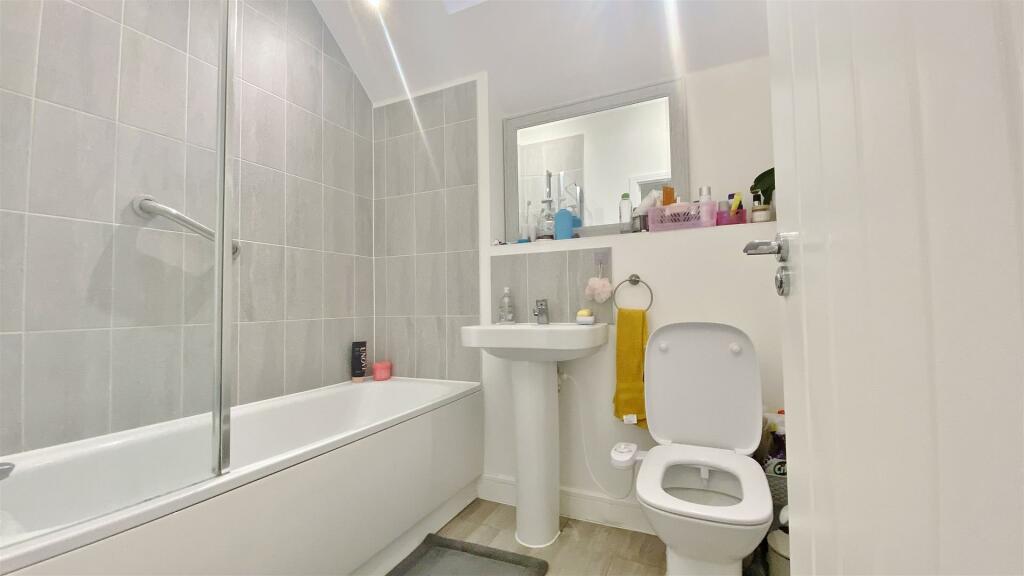 Additional image 17 of Honeypot Way, Walton On The Naze