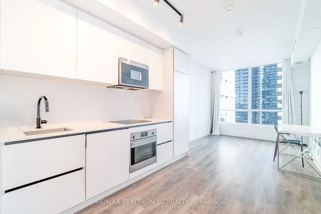 108 Peter St Unit 1811