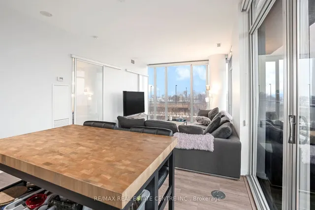 Additional image 23 of 105 The Queensway Ave Unit 303