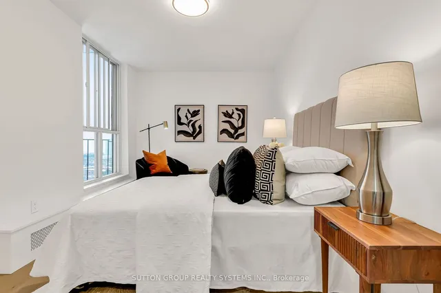 Additional image 30 of 60 Southport St Unit 912