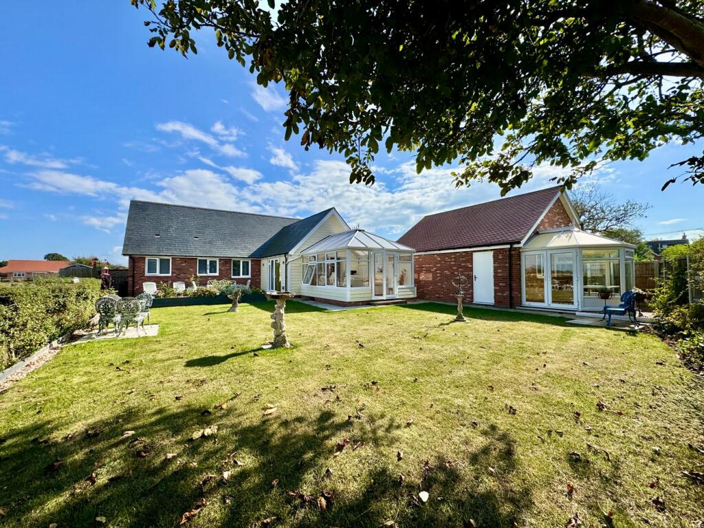 Additional image 45 of Farm Close, KIRBY CROSS, Frinton on Sea, CO13