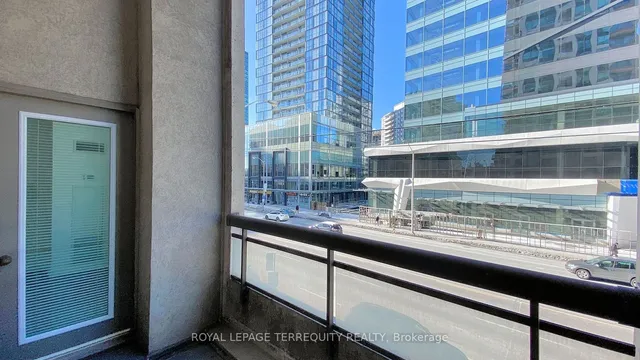 Additional image 16 of 18 Parkview Ave Unit 207