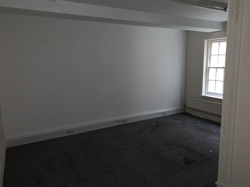 Additional image 5 of Lisle House, Red Lion Yard, CO1