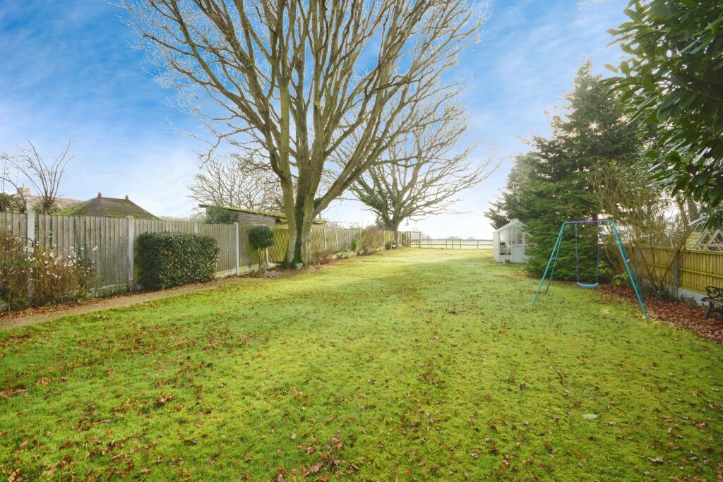 Additional image 14 of Deal Tree Bungalows, Doddinghurst, Brentwood