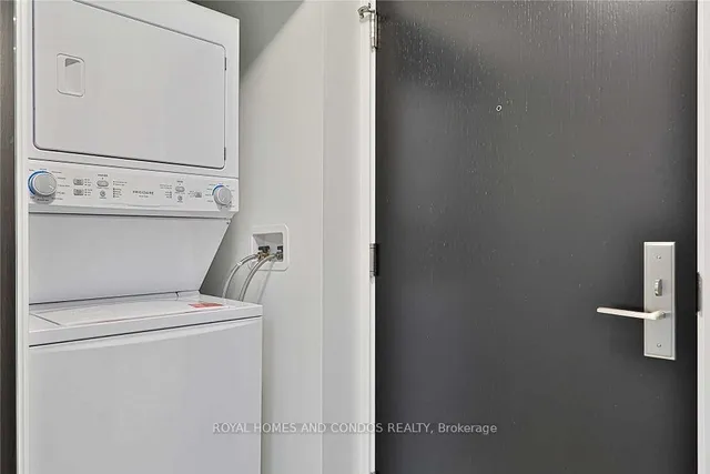 Additional image 24 of 158 Front St Unit 1611