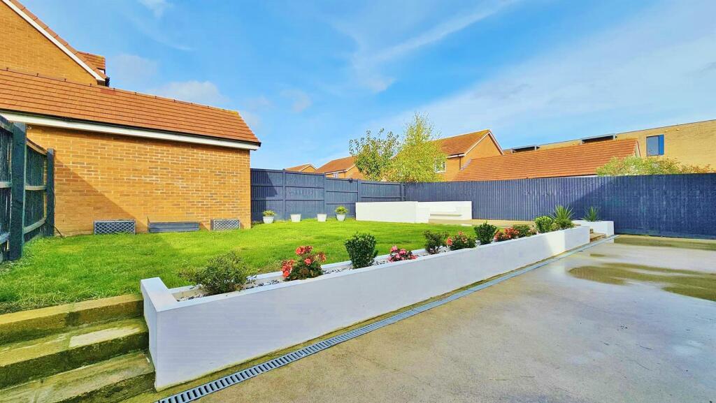 Additional image 24 of Skippers Way, Walton On The Naze