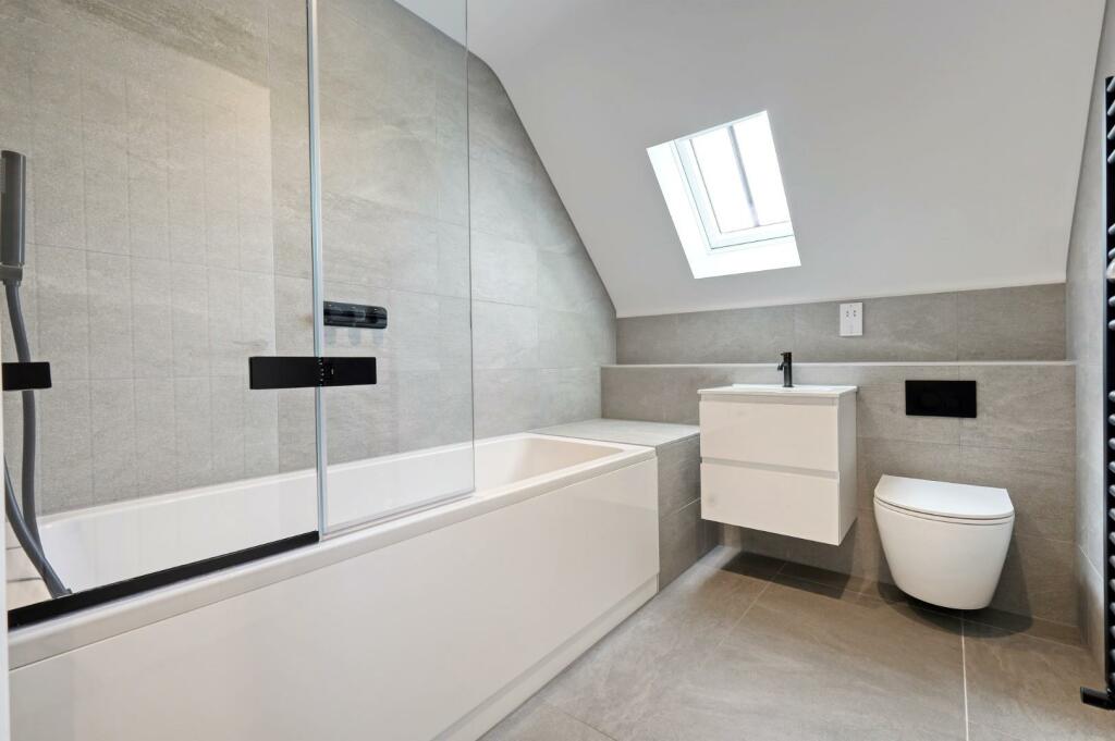 Additional image 13 of Brizes Park, Kelvedon Hatch