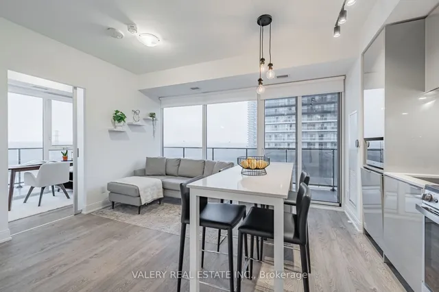 Additional image 3 of 70 Annie Craig Dr Unit 1502