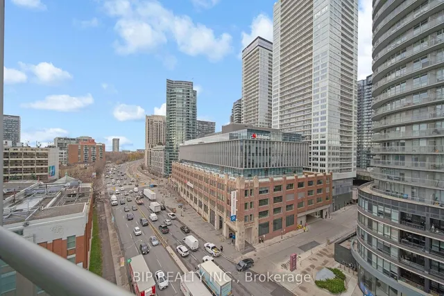 Additional image 29 of 600 Queens Quay Unit SPH16