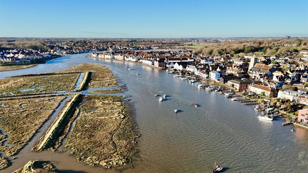 Additional image 18 of River Facing, Wivenhoe