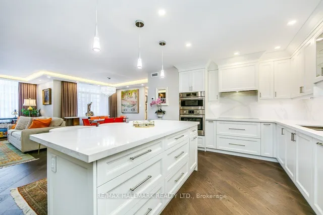 Additional image 13 of 500 Avenue Rd Unit 906