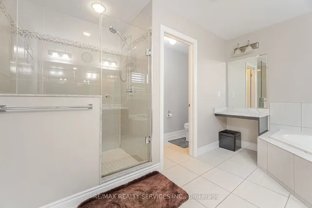 Additional image 33 of 24 Padbury Tr
