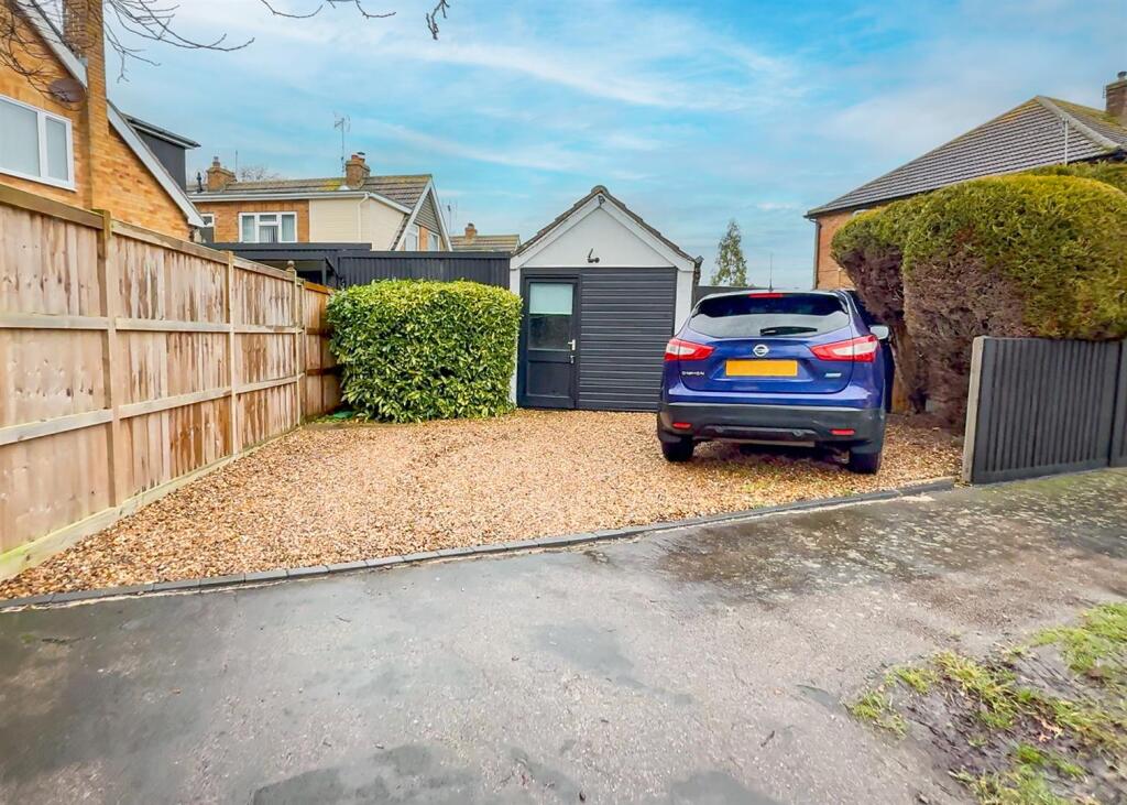 Additional image 31 of Cherry Tree Avenue, Clacton-On-Sea, Essex