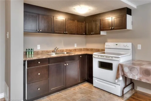 Additional image 35 of 26 Renfrew St