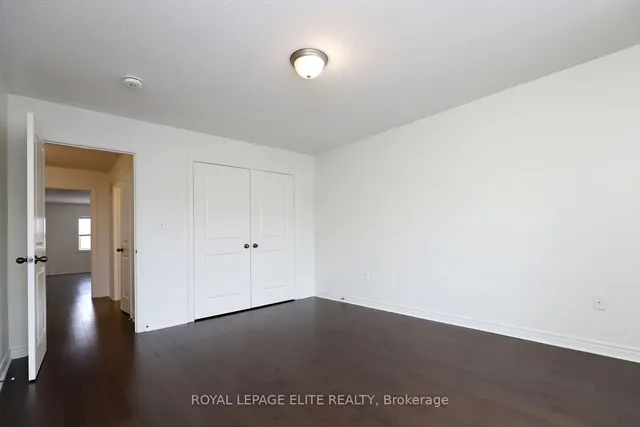 Additional image 24 of 5 MILITARY Cres