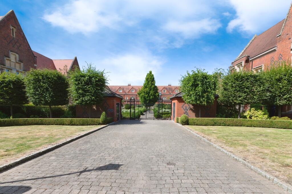 Additional image 14 of The Galleries, Warley, Brentwood, Essex, CM14