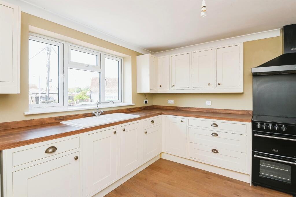 Additional image 3 of Fern Way, Jaywick, Clacton-On-Sea