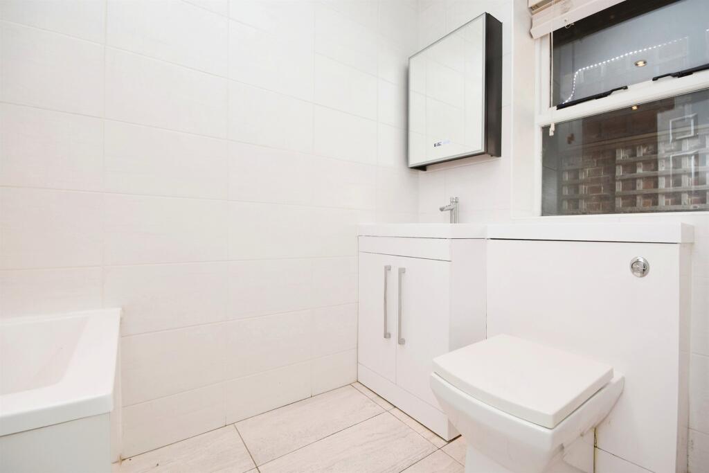 Additional image 7 of Coxtie Green Road, Pilgrims Hatch, Brentwood