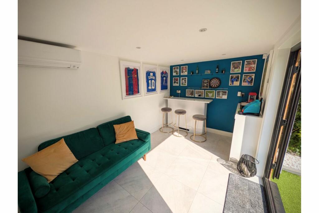 Additional image 20 of Lorraine Close, Billericay, CM11