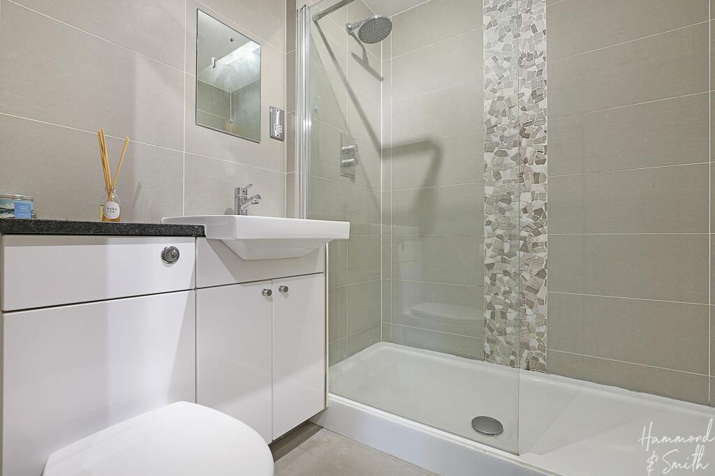 Additional image 5 of Station Approach, Theydon Bois, CM16