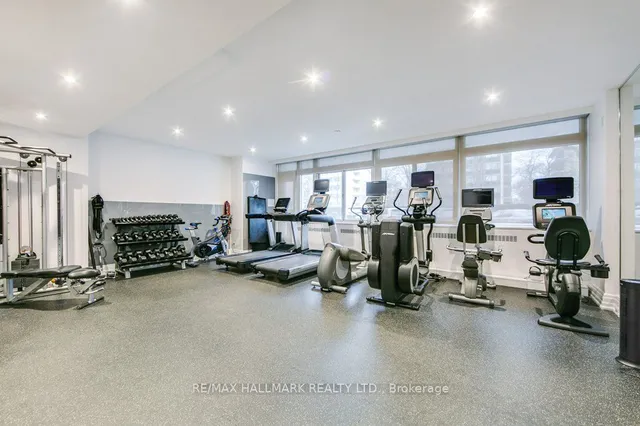 Additional image 26 of 500 Avenue Rd Unit 906