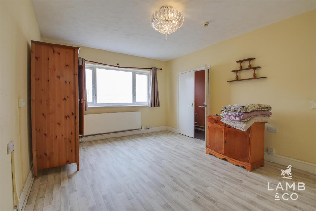 Additional image 15 of Cliff Parade, Walton On The Naze