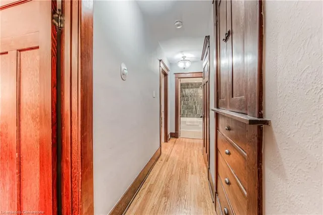 Additional image 29 of 80 Pandora Ave