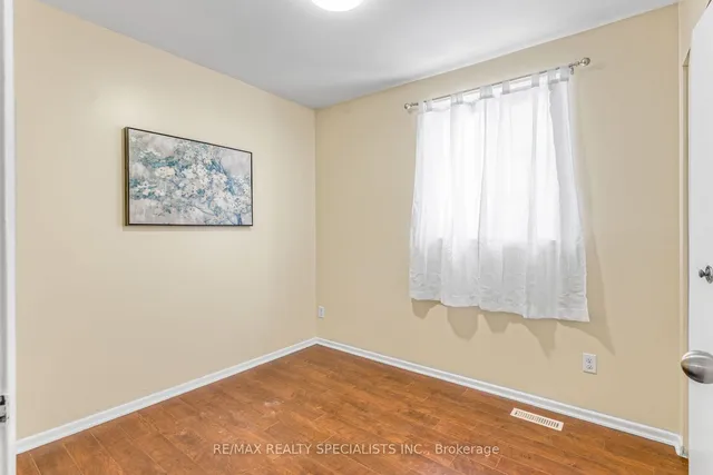 Additional image 9 of 198 Folkstone Cres