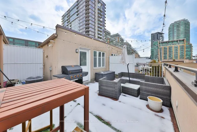 Additional image 24 of 50 East Liberty St Unit 1127