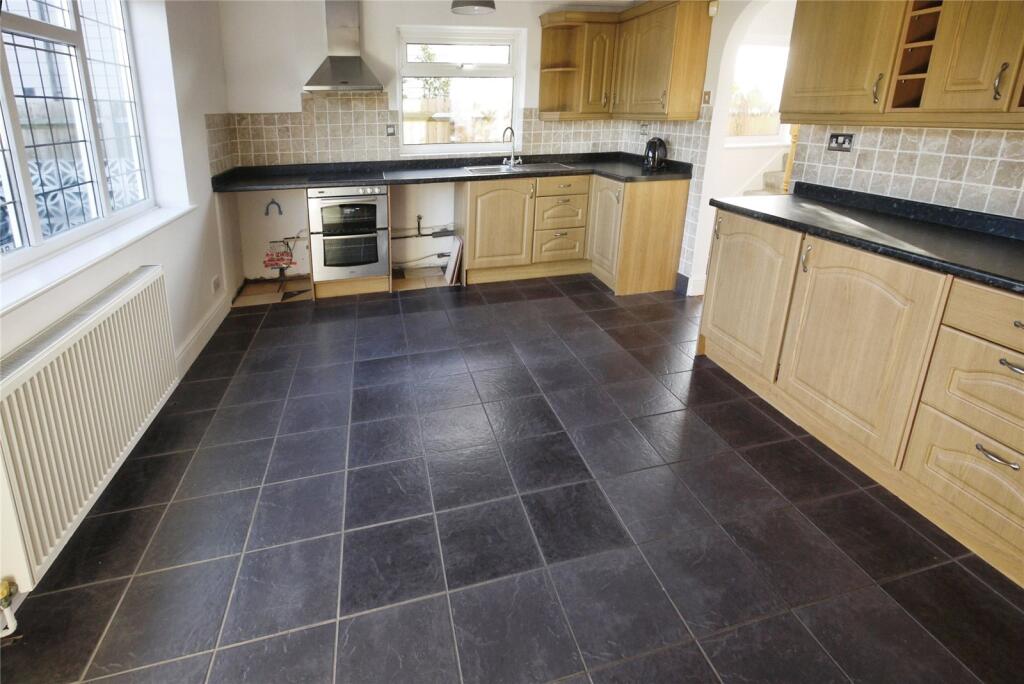 Additional image 5 of Brentwood Road, Ingrave, Brentwood, Essex, CM13