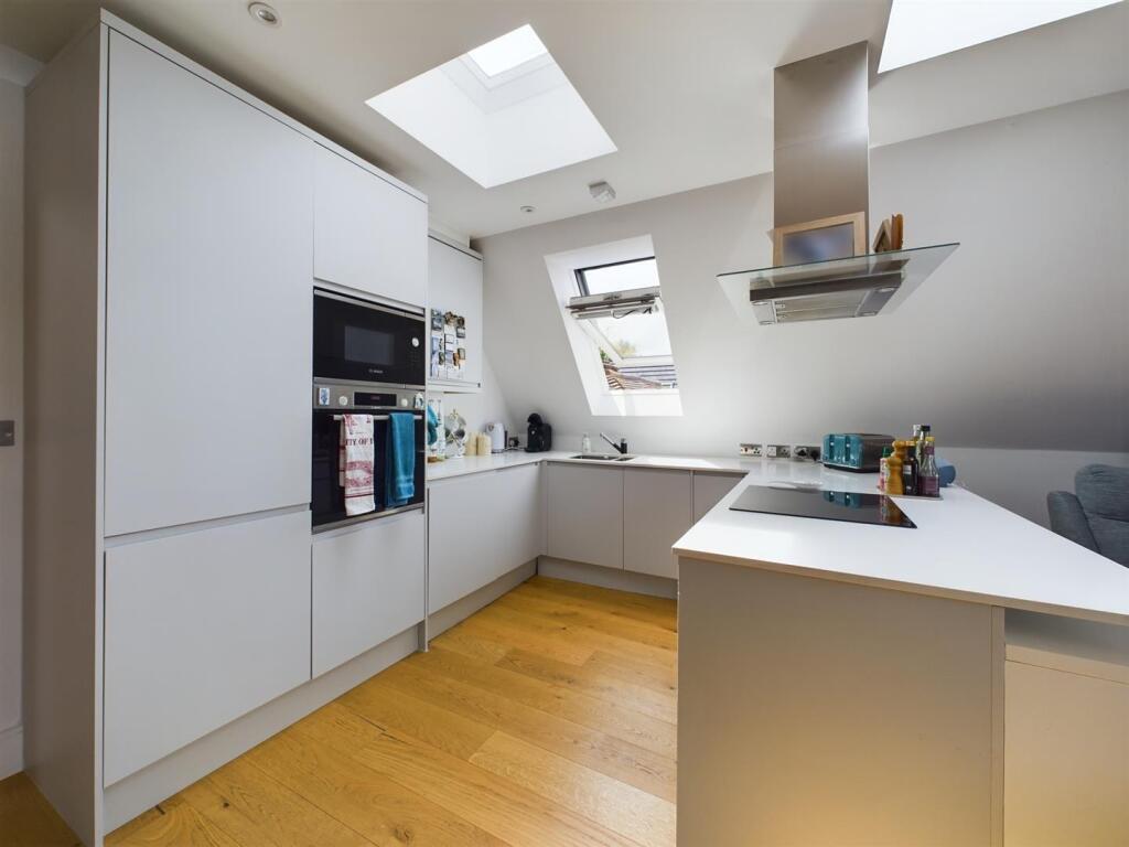 Additional image 11 of Chipstead Valley Road, Coulsdon