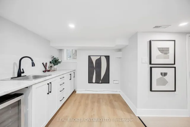 Additional image 32 of 34 Earl Haig Ave