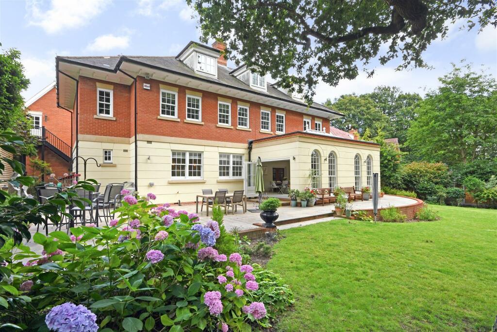 Additional image 40 of Thorndon Approach, Herongate, Brentwood