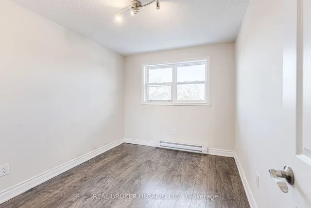 Additional image 19 of 50 Scarborough Golf Club Rd Unit 114