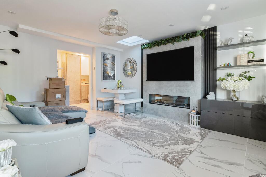 Additional image 5 of Oak Avenue, Crays Hill, Billericay, Essex, CM11