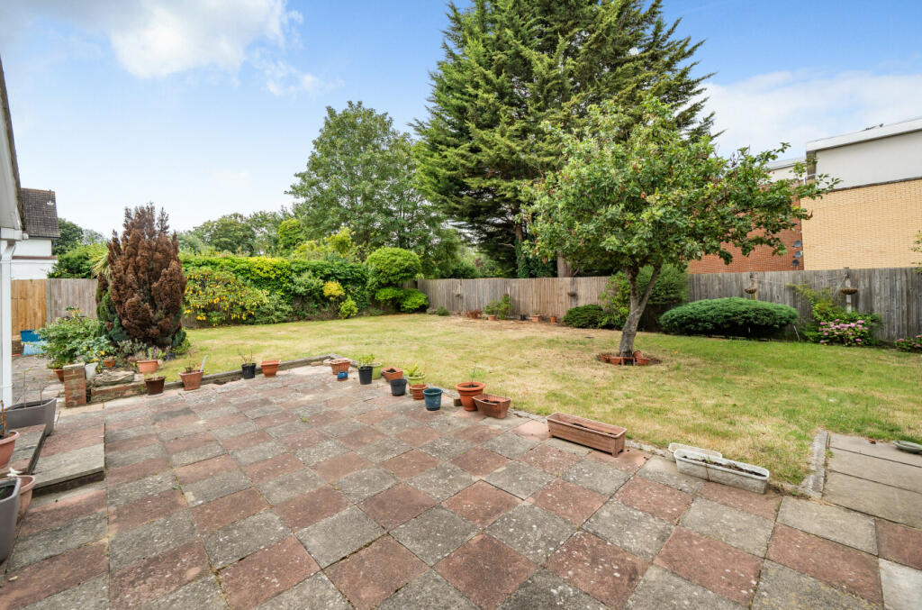 Additional image 16 of Woodbury Close, Croydon