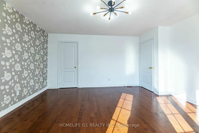 Additional image 27 of 25 Oblate Cres