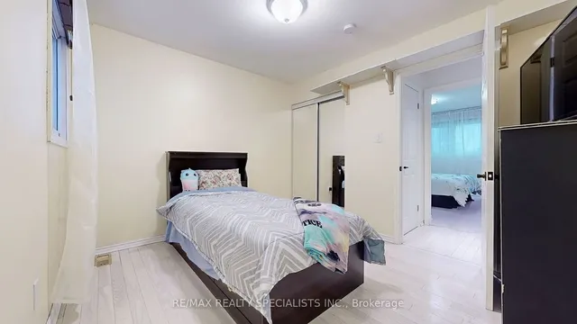 Additional image 28 of 94 Flamingo Cres