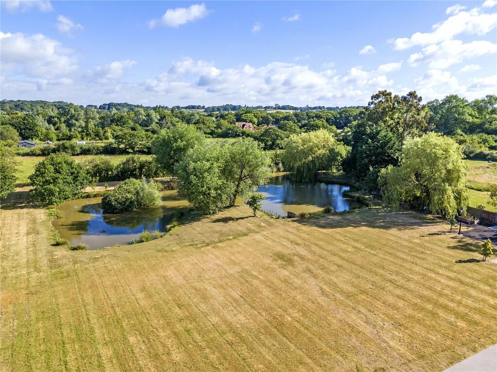 Additional image 3 of Glebe Road, Ramsden Bellhouse, Billericay, Essex, CM11