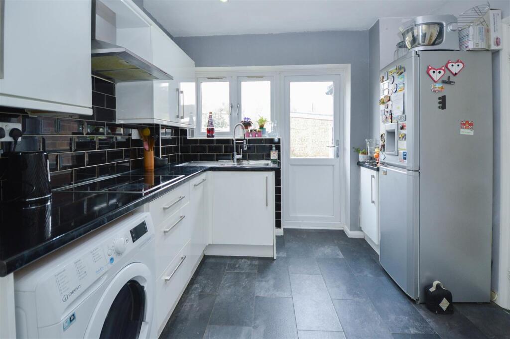 Additional image 4 of Woodland Avenue, Hutton, Brentwood