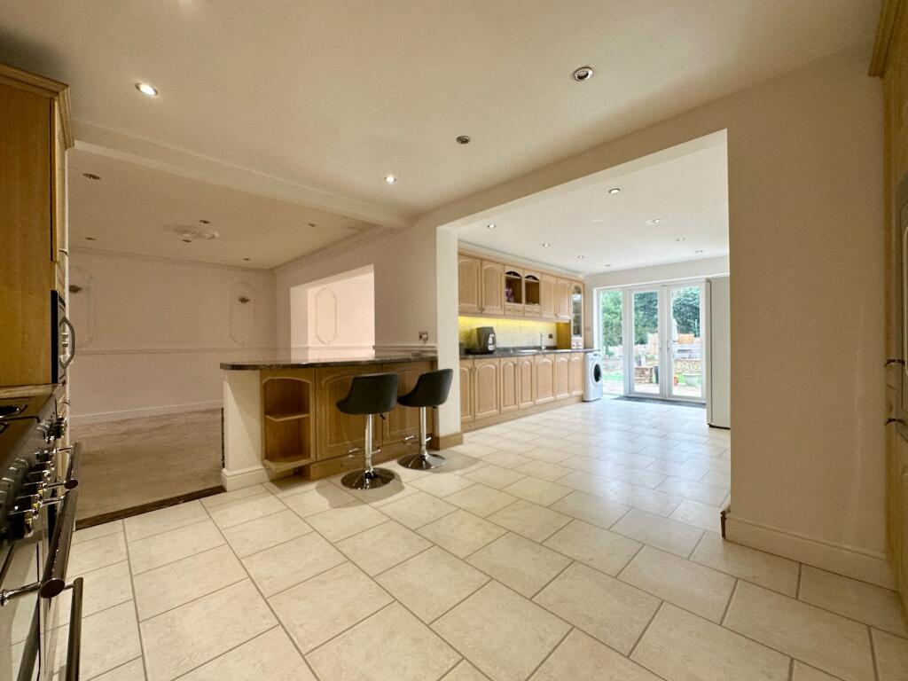 Additional image 9 of Oak Avenue, Crays Hill, CM11