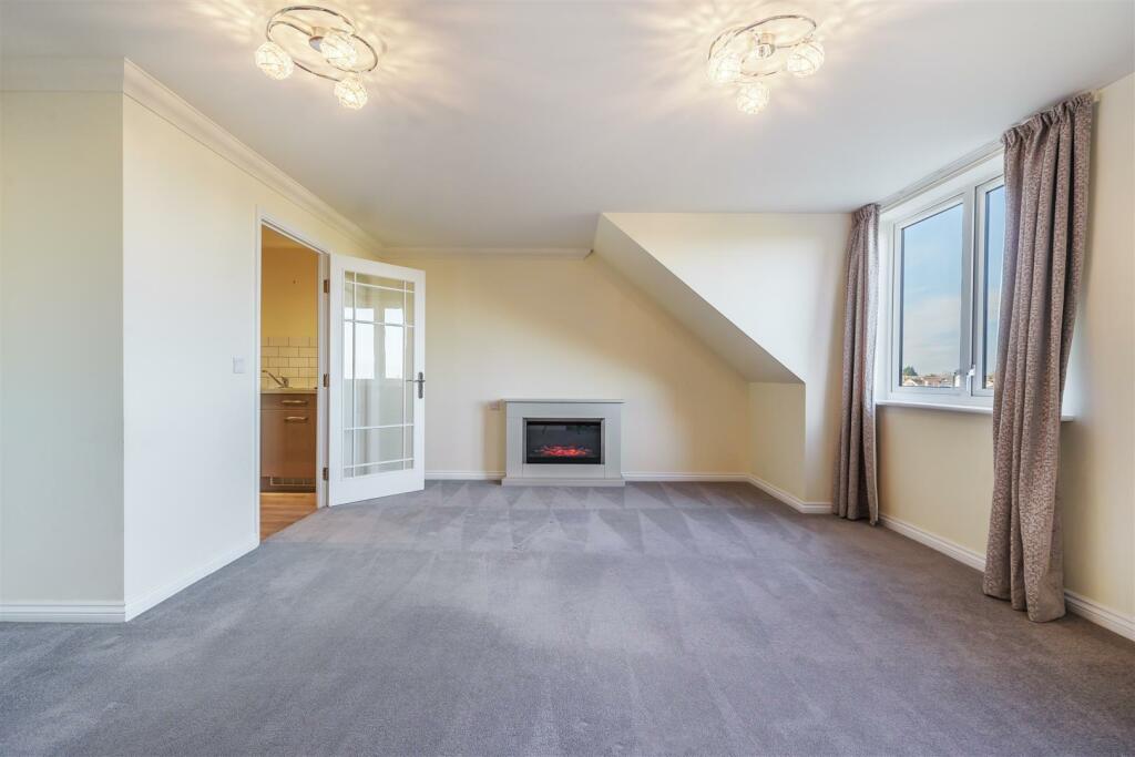 Additional image 3 of Cooper Lodge, Frinton-On-Sea